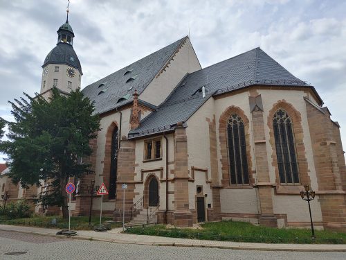Die sanierte Außenfassade der Schmöllner Stadtkirche © Ulrike Grötsch